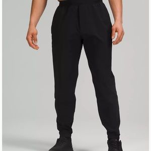 LuLulemon Surge Jogger Size Large